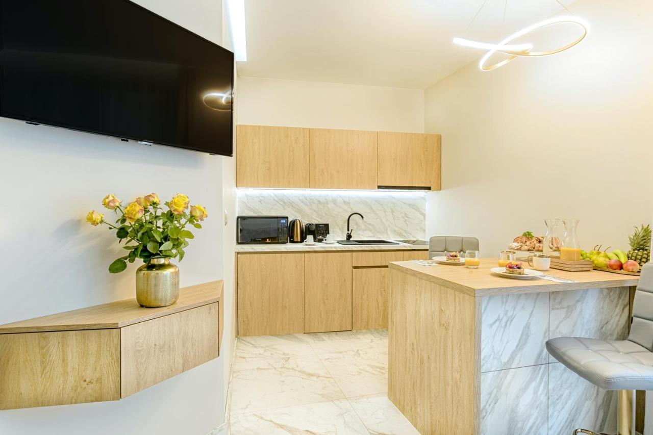 Golden Queen Apartments Old Town Краков Экстерьер фото